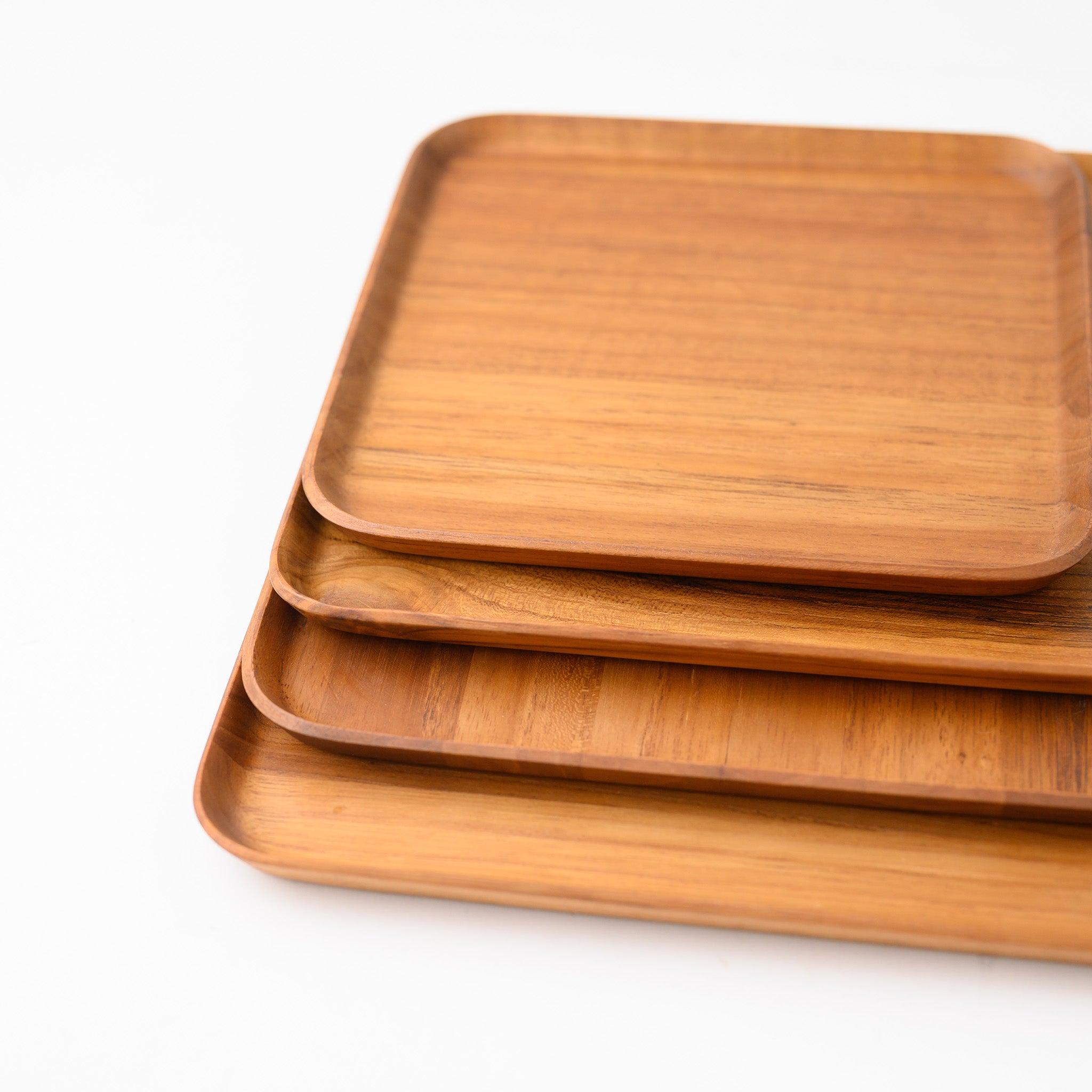 BLANCHE SQUARE TRAY 30 x 30 CM. (TEAK)