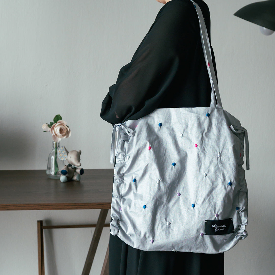 SCRUNCHY TOTE
