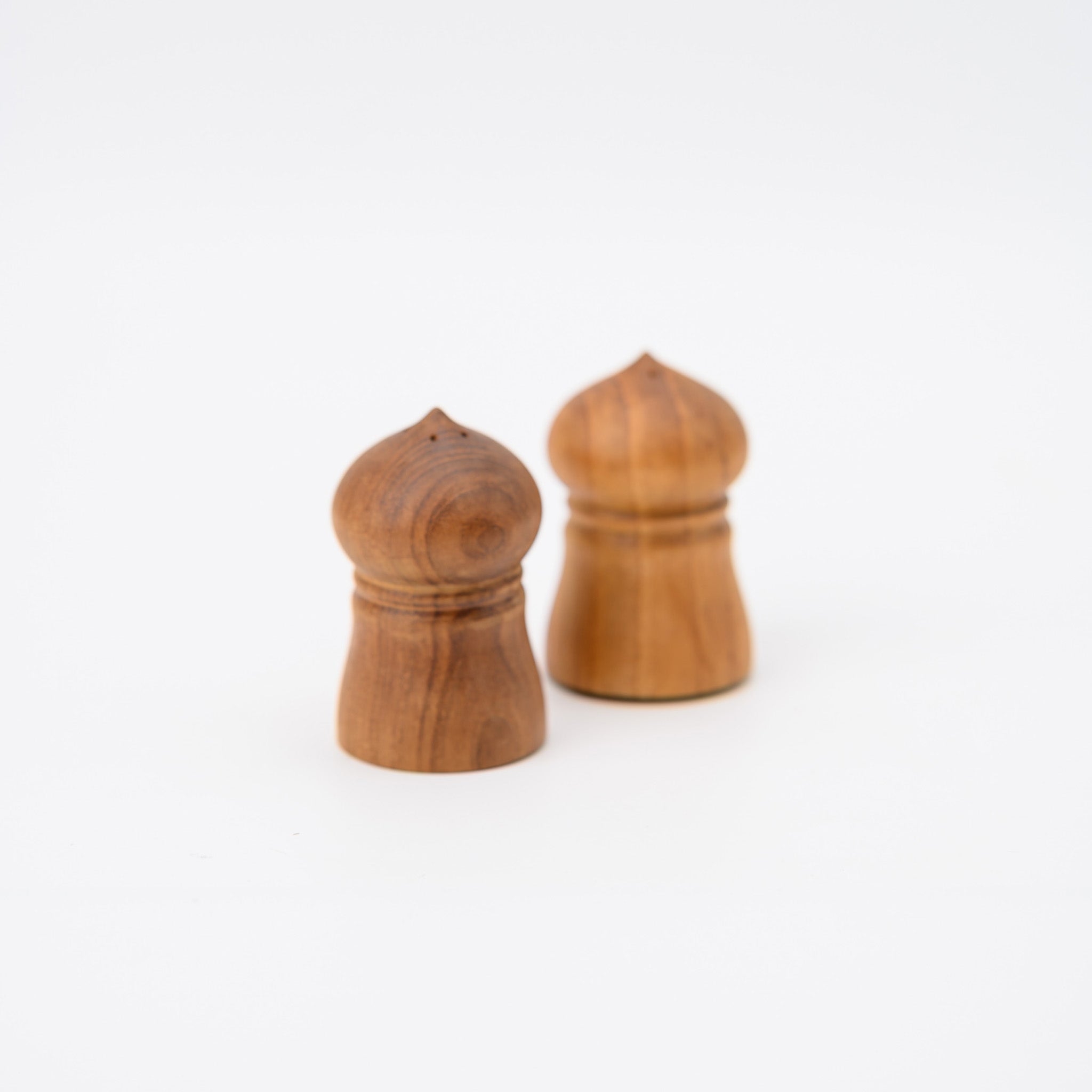 SALT & PEPPER DISPENSER (TEAK)