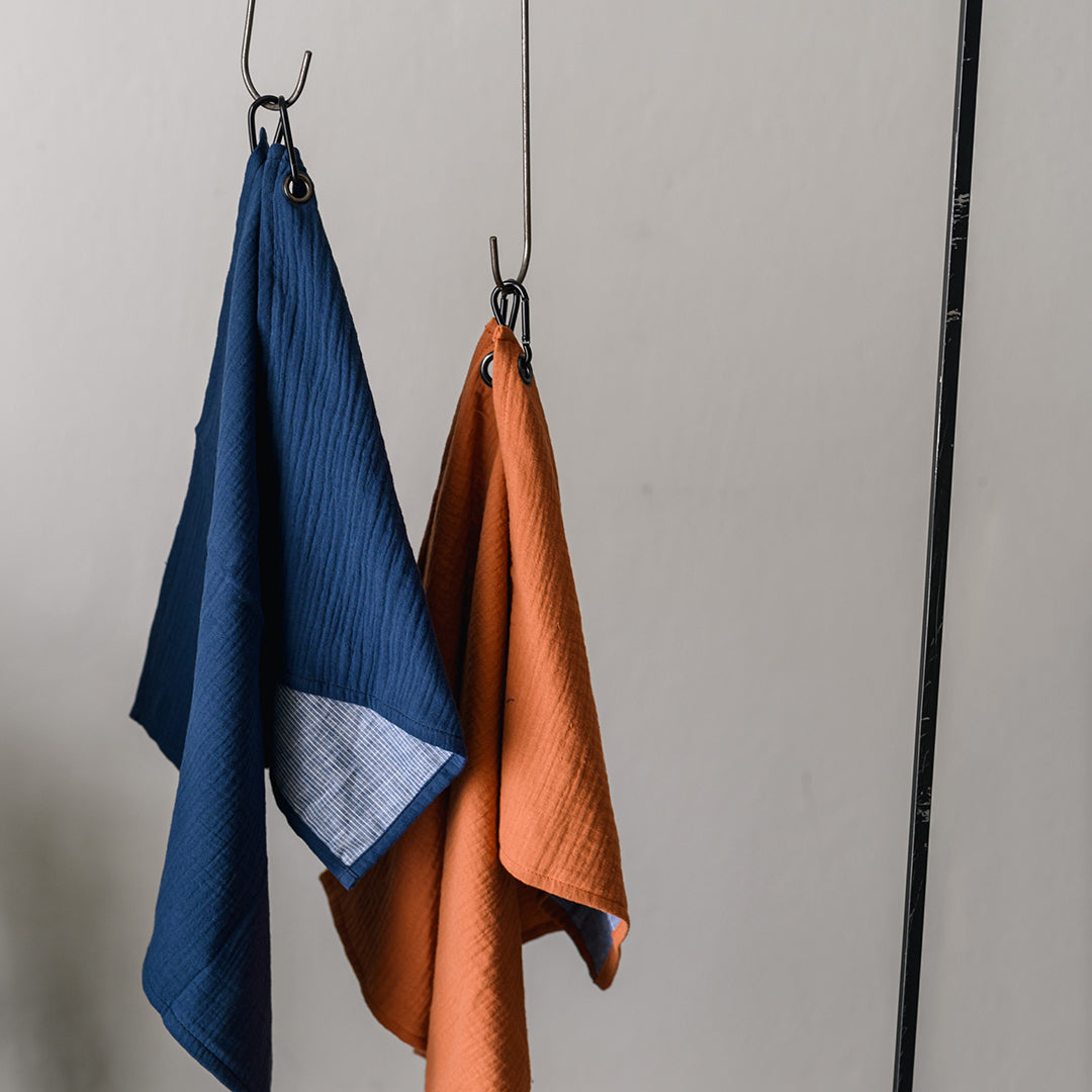 WORK TOWEL WITH CARABINER