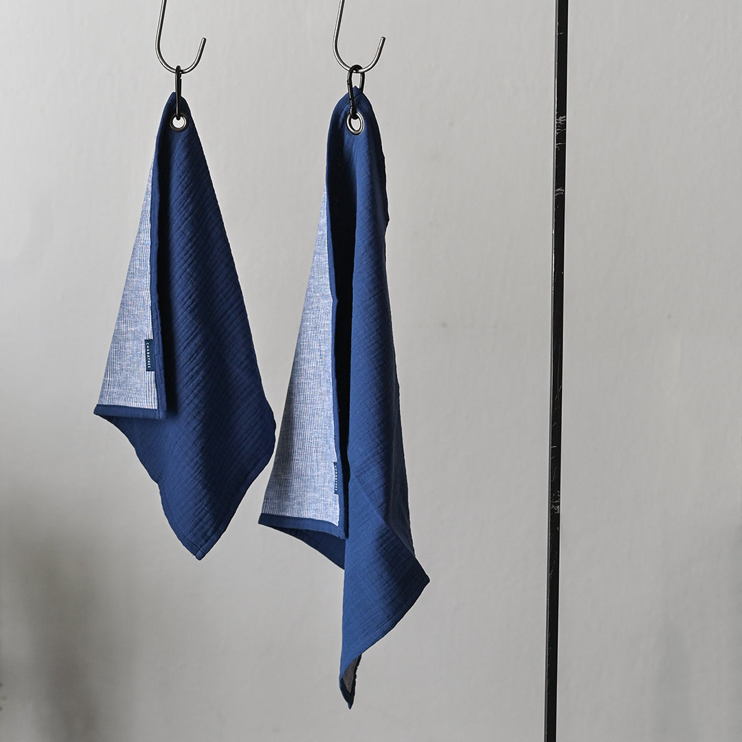 WORK TOWEL WITH CARABINER
