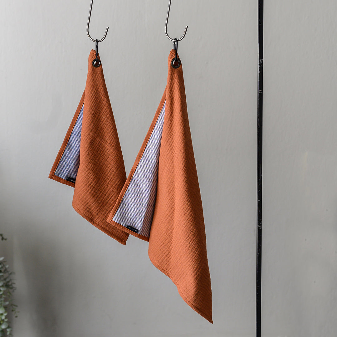 WORK TOWEL WITH CARABINER