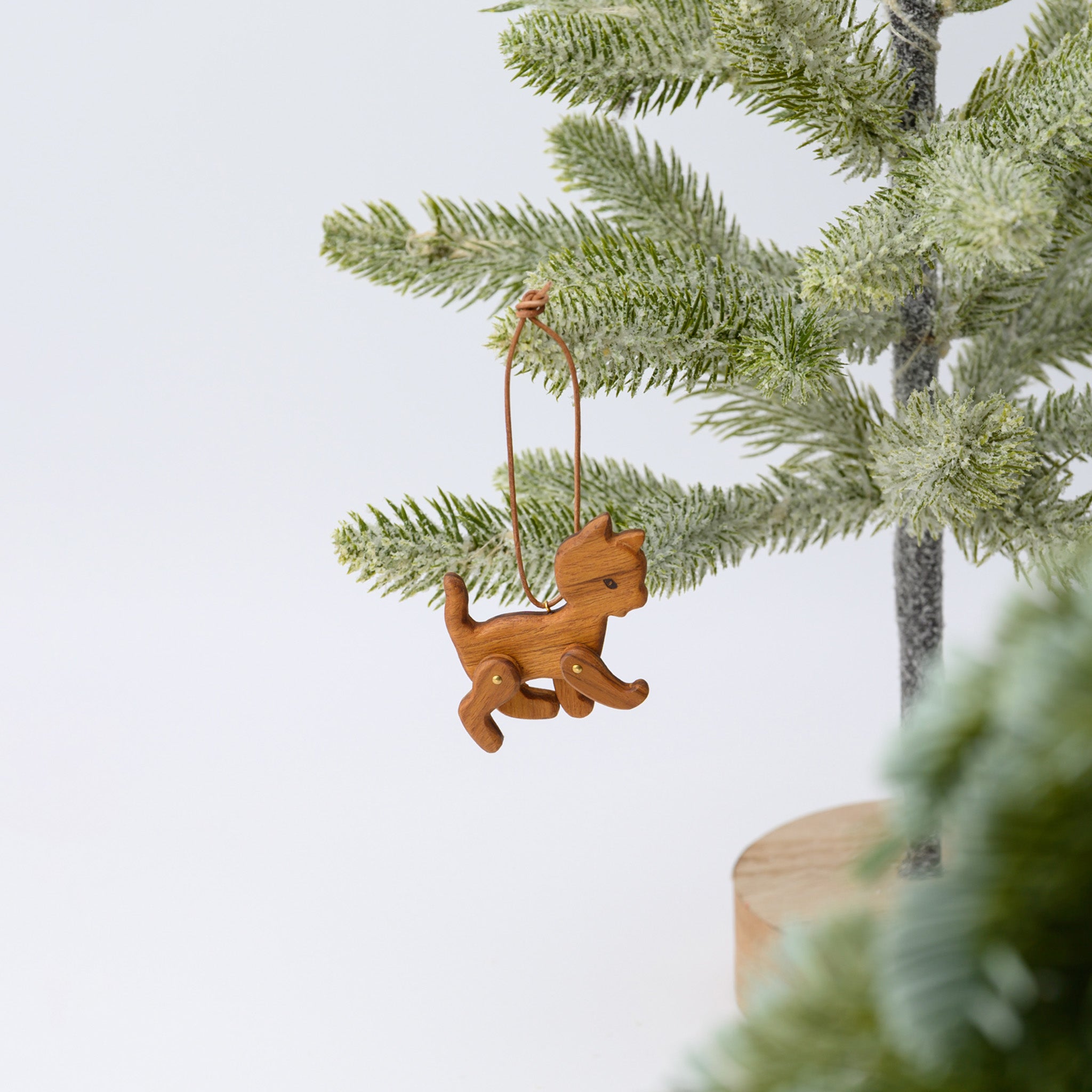 TINY TALE ORNAMENTS CAT