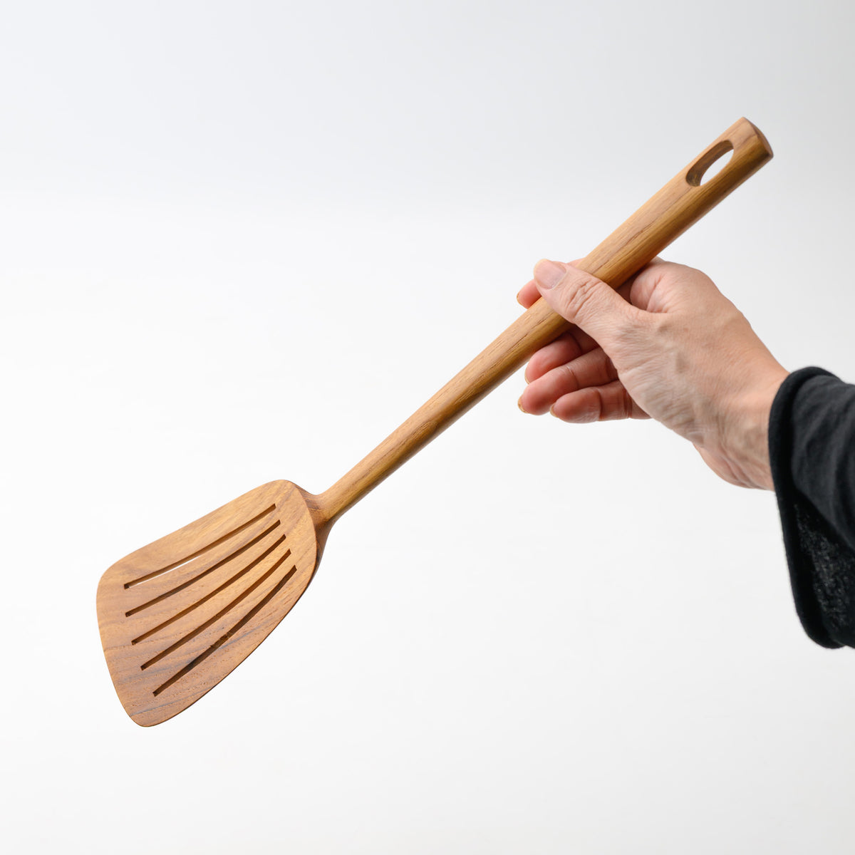 LIMPID SPATULA WITH SLOTS (TEAK)