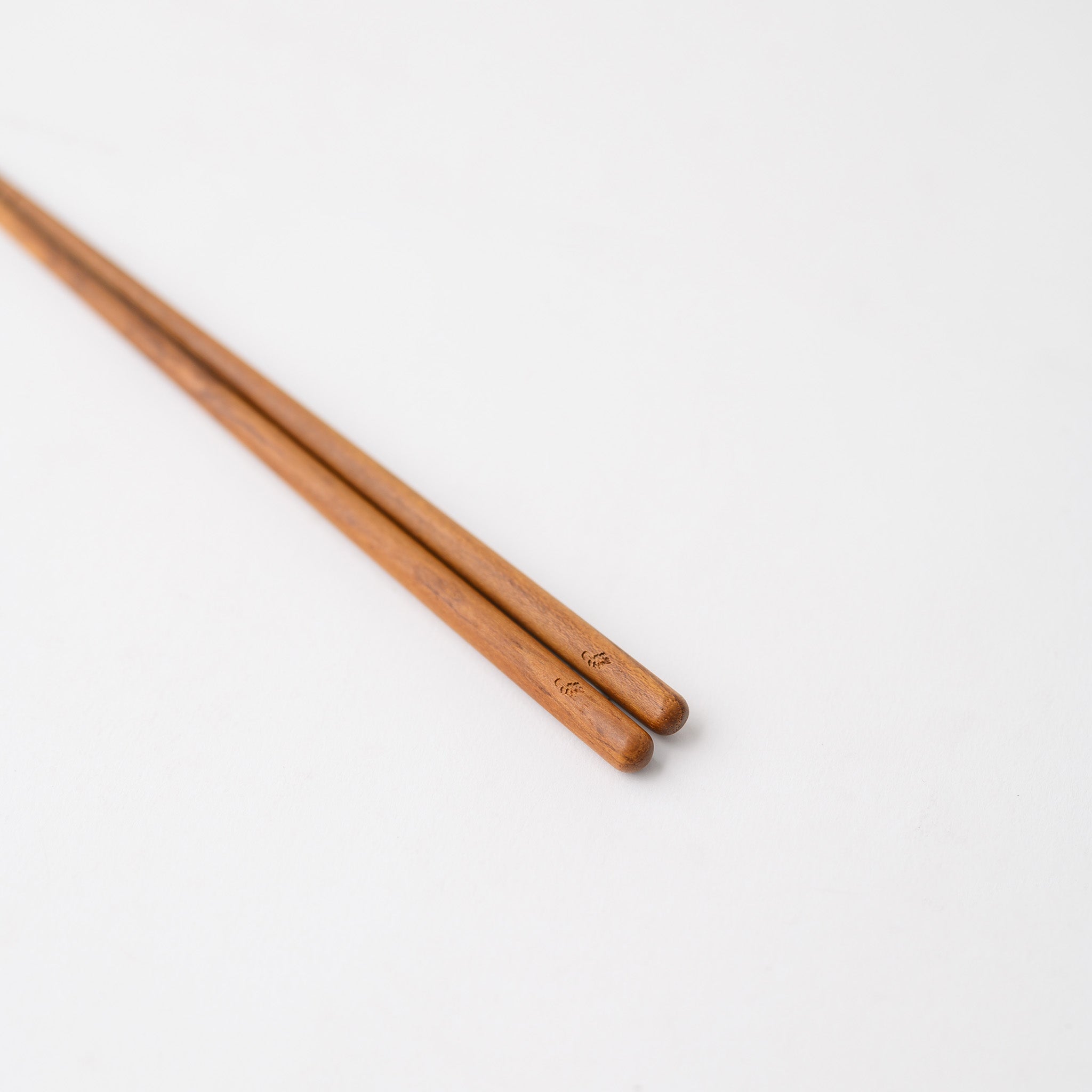 CHOPSTICKS (CHABA)
