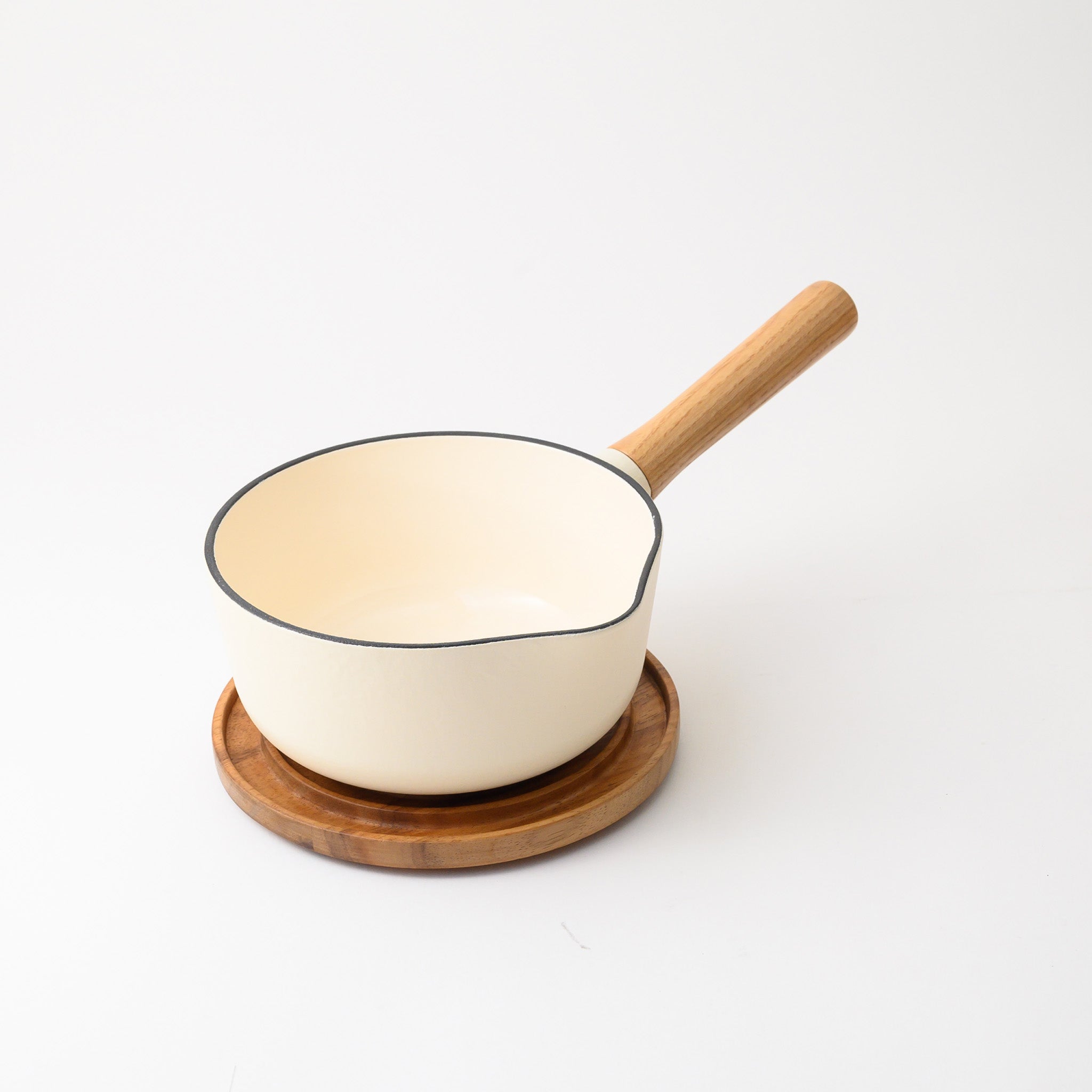 CYNOSURE TRIVET PLATE (ACACIA)