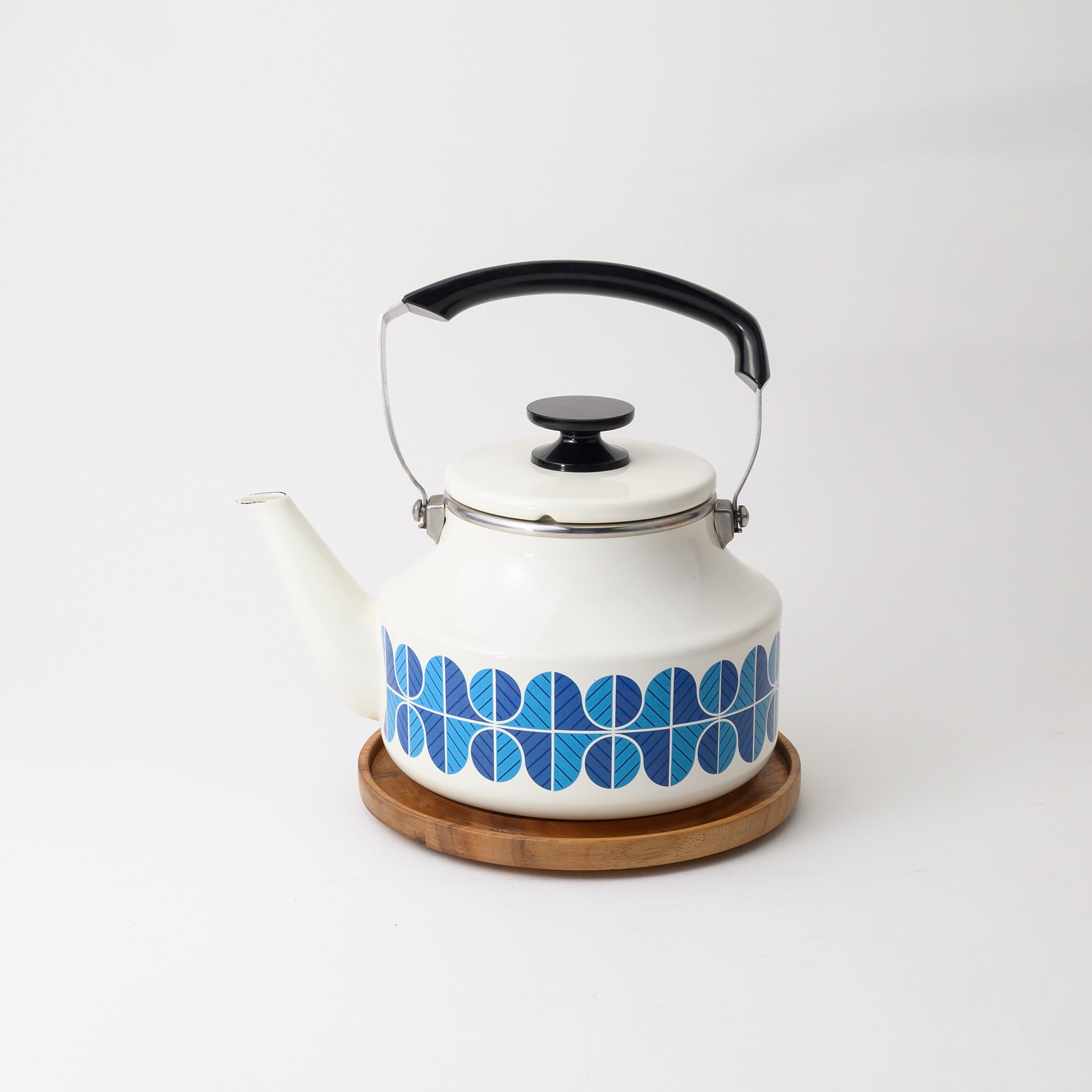 CYNOSURE TRIVET PLATE (ACACIA)
