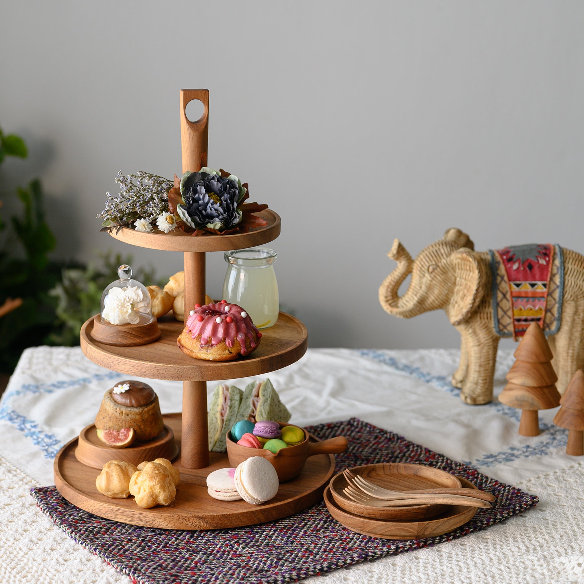 CYNOSURE 3 TIERS CAKE STAND