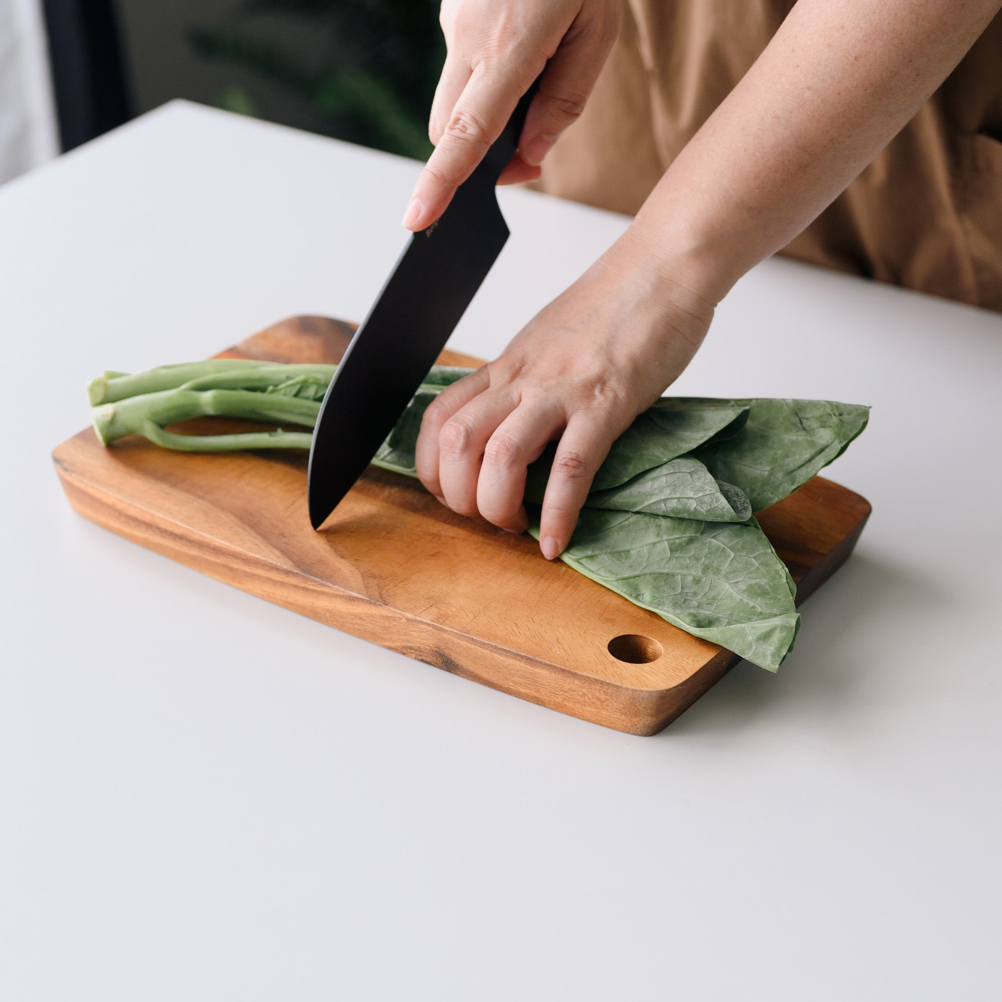 LIMPID CUTTING BOARD L (ACACIA)