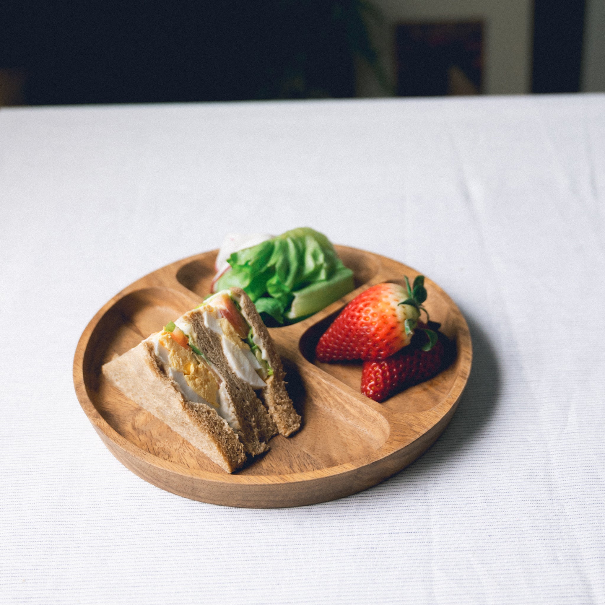 LIMPID HOLE TRAY ROUND (ACACIA)