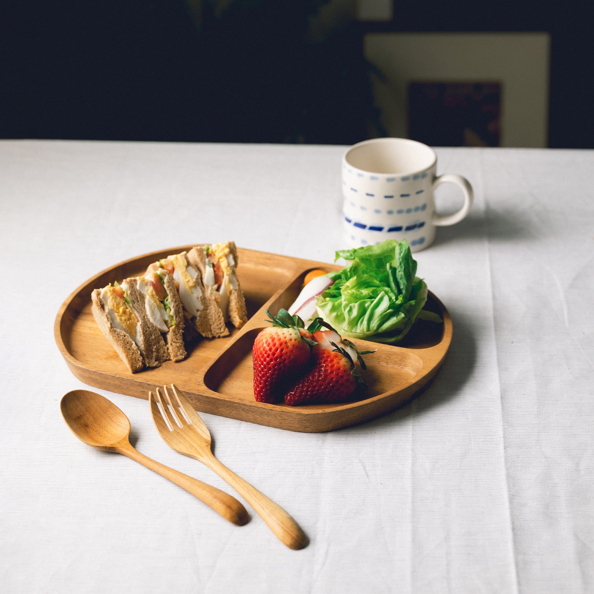 LIMPID HOLE TRAY OVAL (ACACIA)