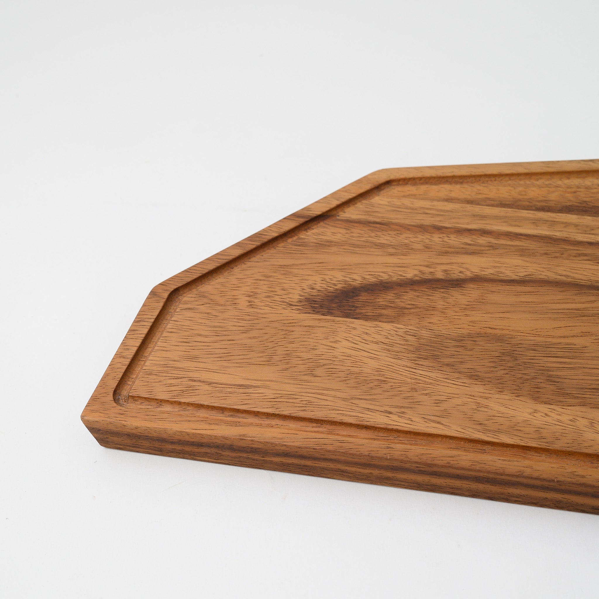 KNOLL CUTTING BOARD L WITH GROOVE