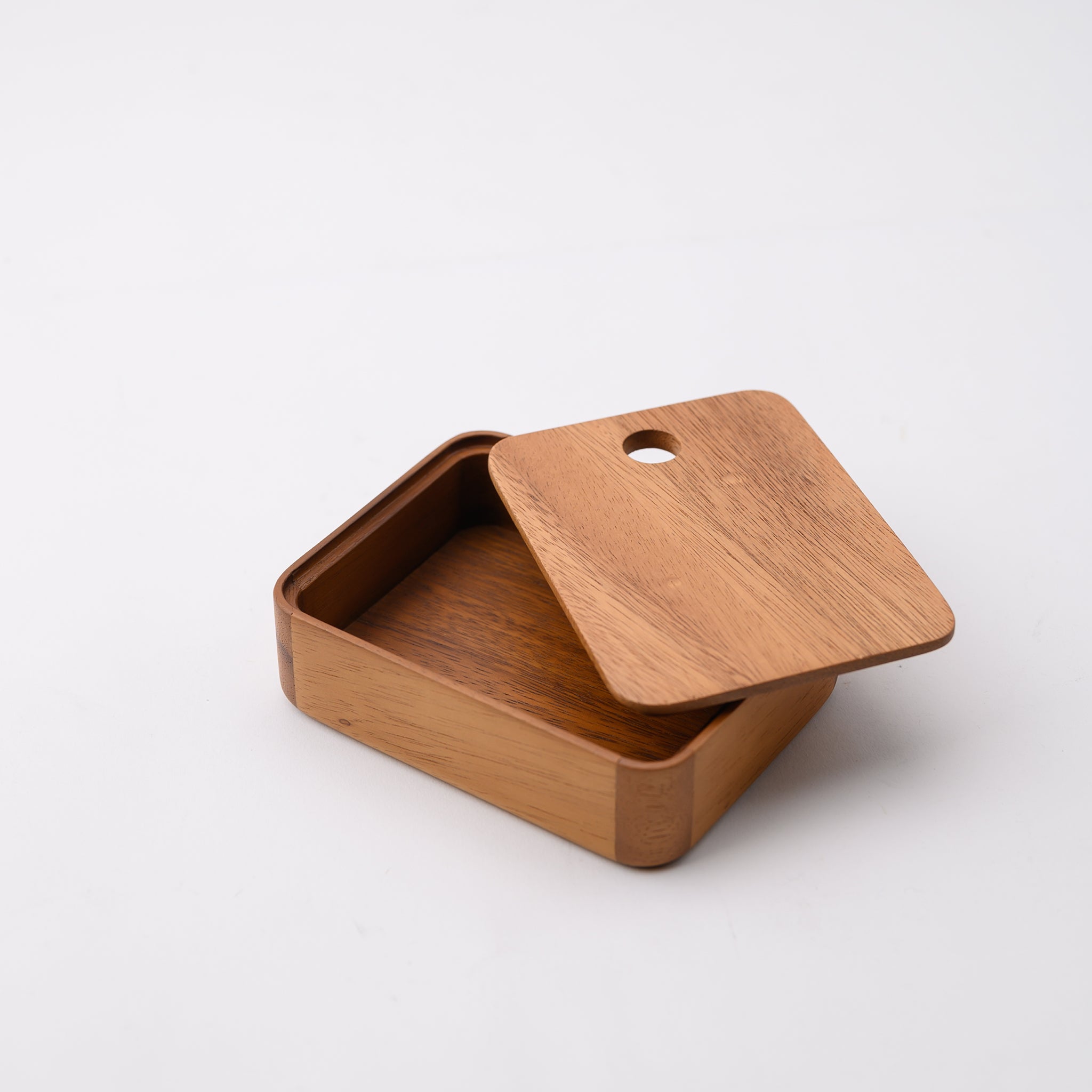 LIMPID ORGANIZER BOXES WITH LID 11.4 x 14.6 CM.