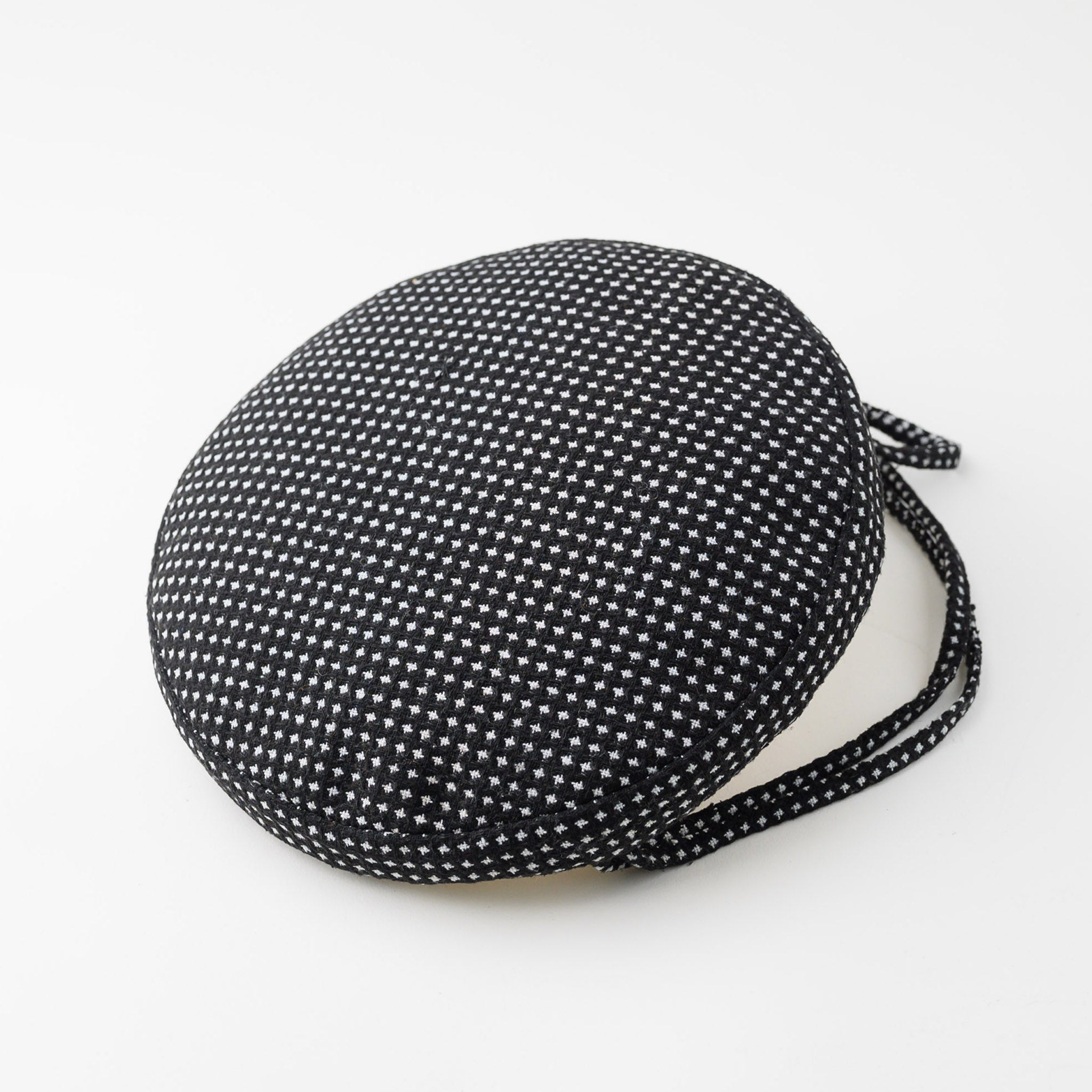 CIRCLE CUSHION