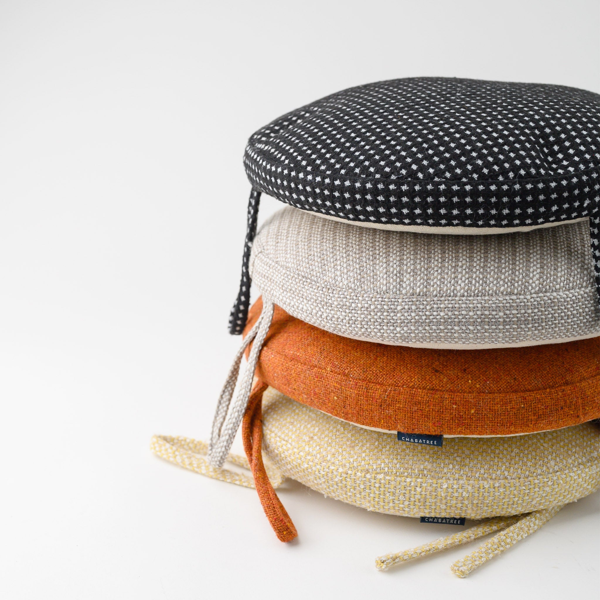 CIRCLE CUSHION