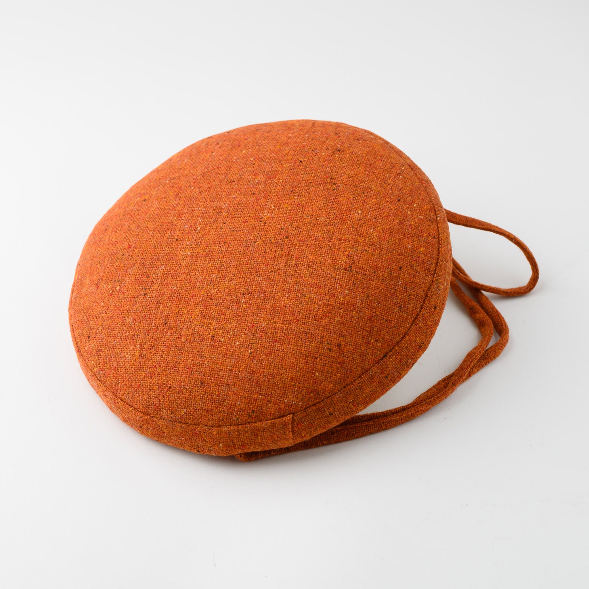 CIRCLE CUSHION