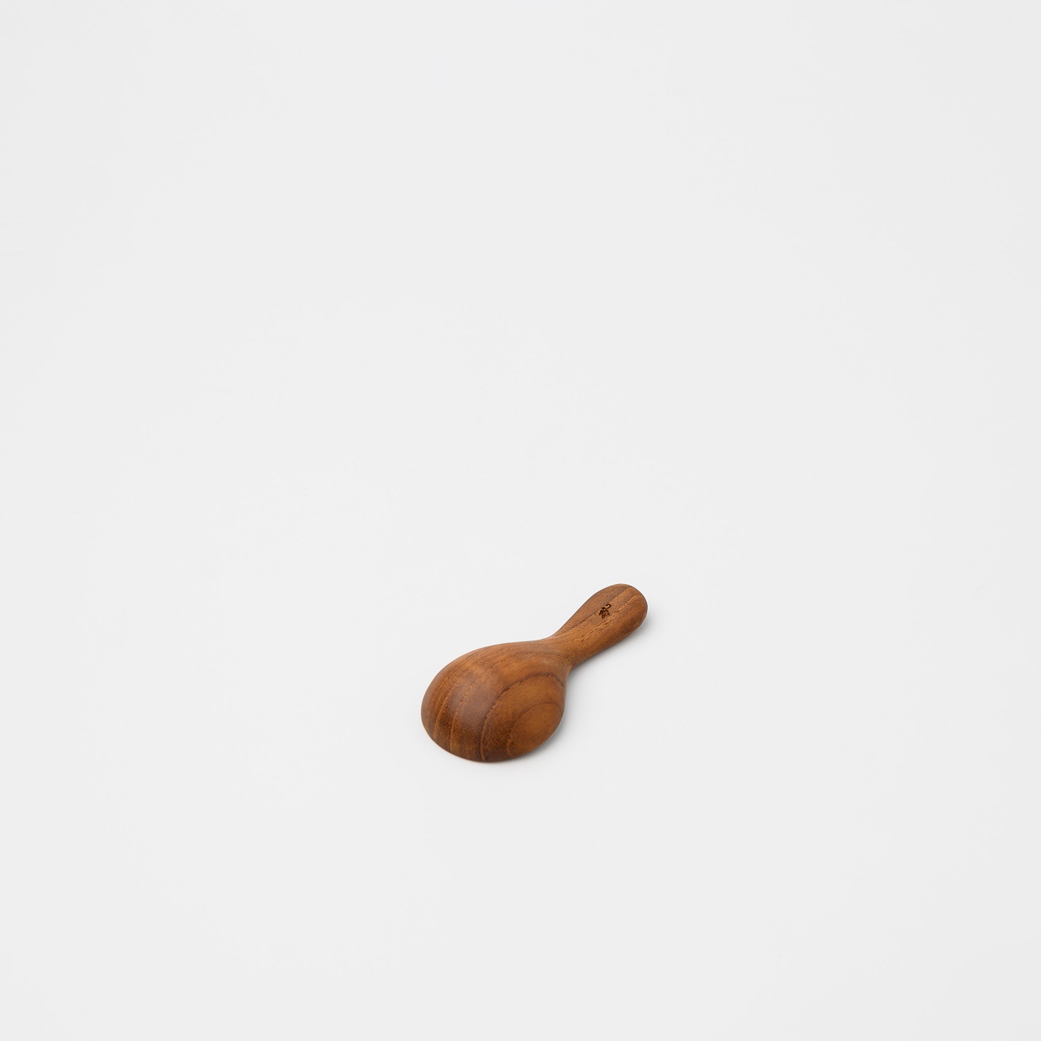 TEA LEAF SERVER