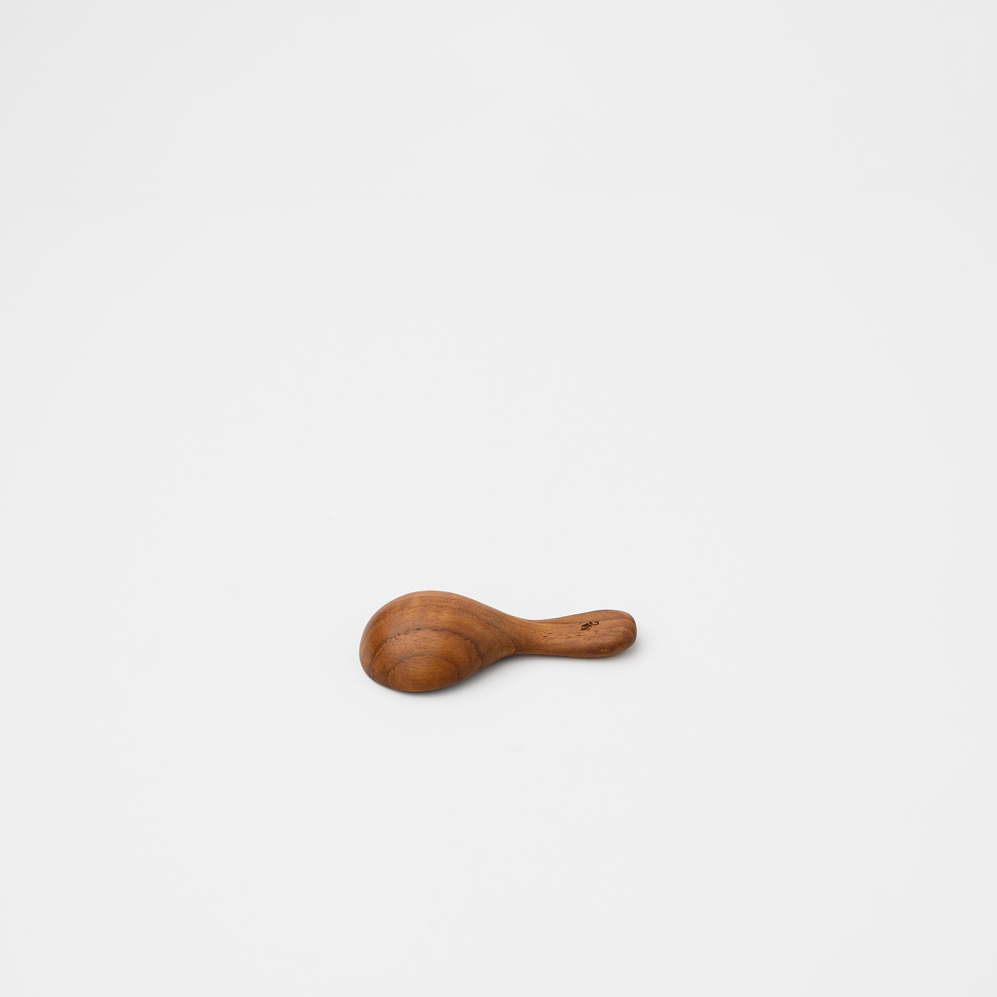 TEA LEAF SERVER