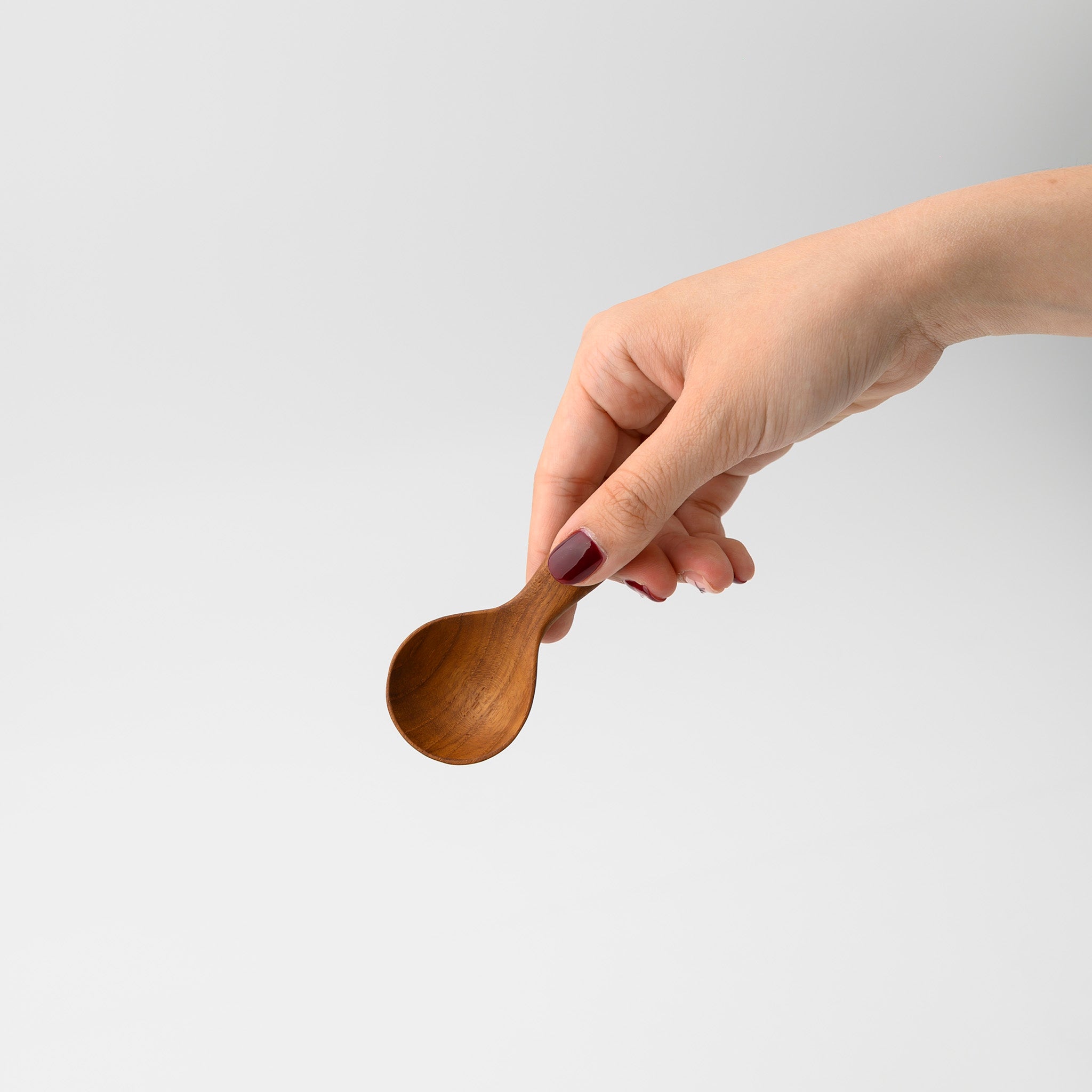 TEA LEAF SERVER