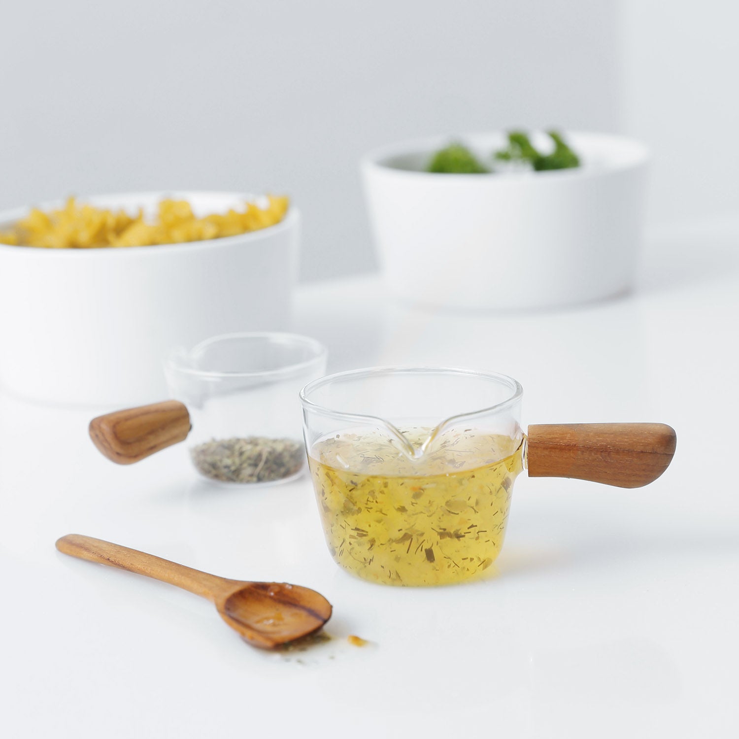 MILK AND SAUCE CUP WITH SPOON