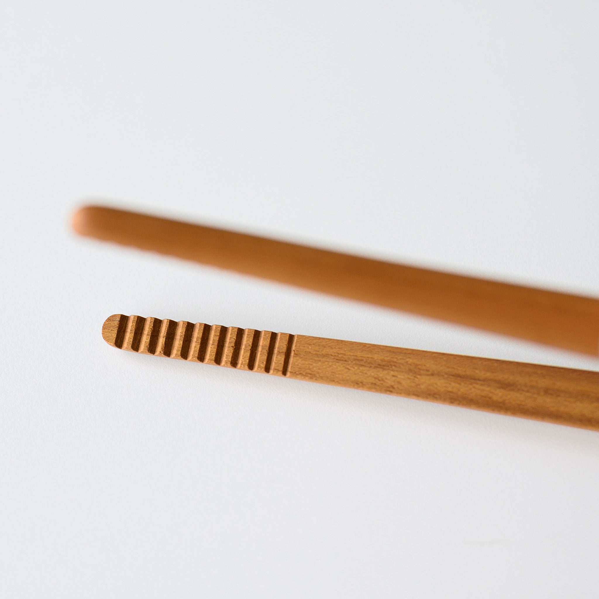 PINE NEEDLE TONGS 14" (TEAK)
