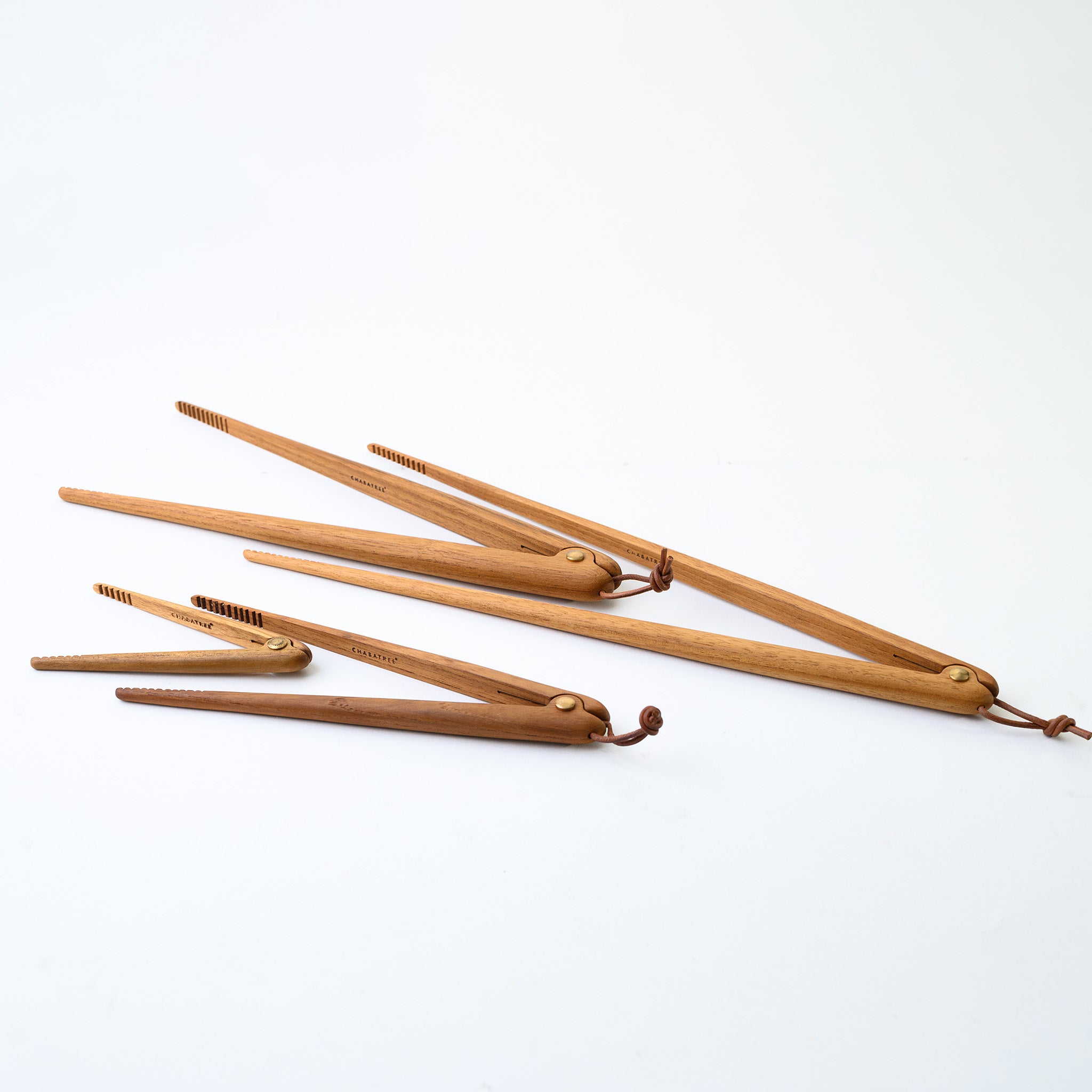 PINE NEEDLE TONGS 17" (TEAK)