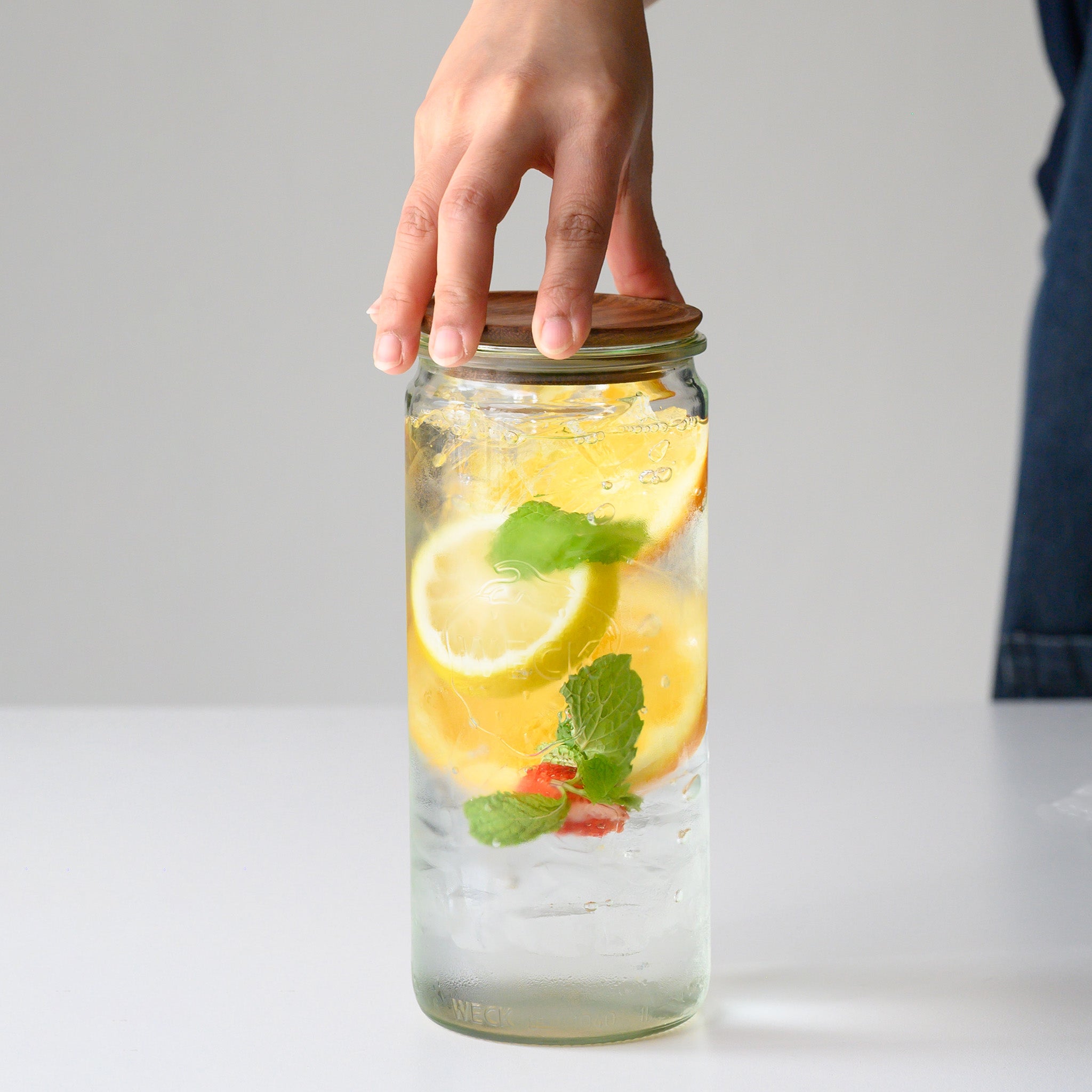 SIP & CAP CYLINDER JAR 1040 ML