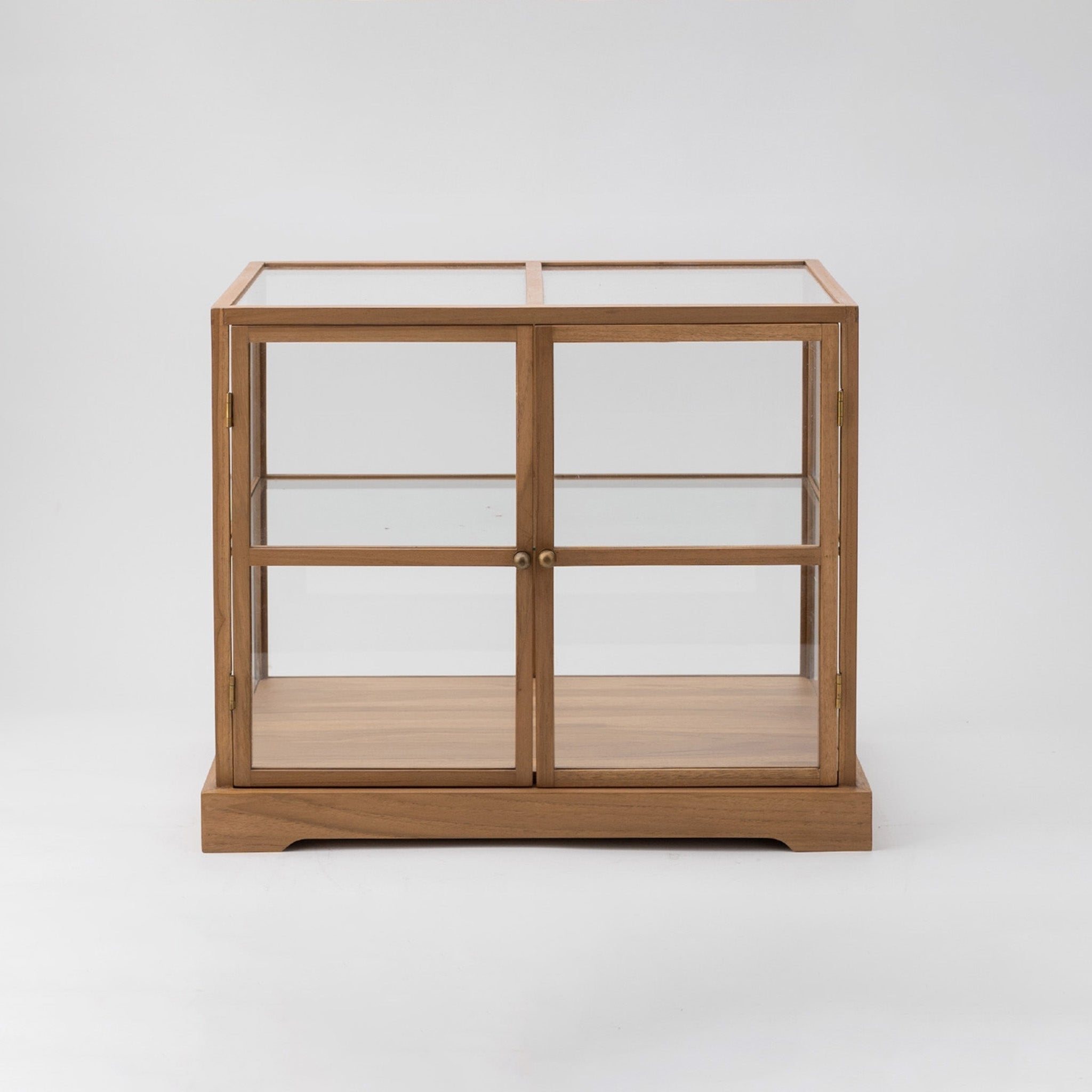 MINIMALIST SMALL CABINET
