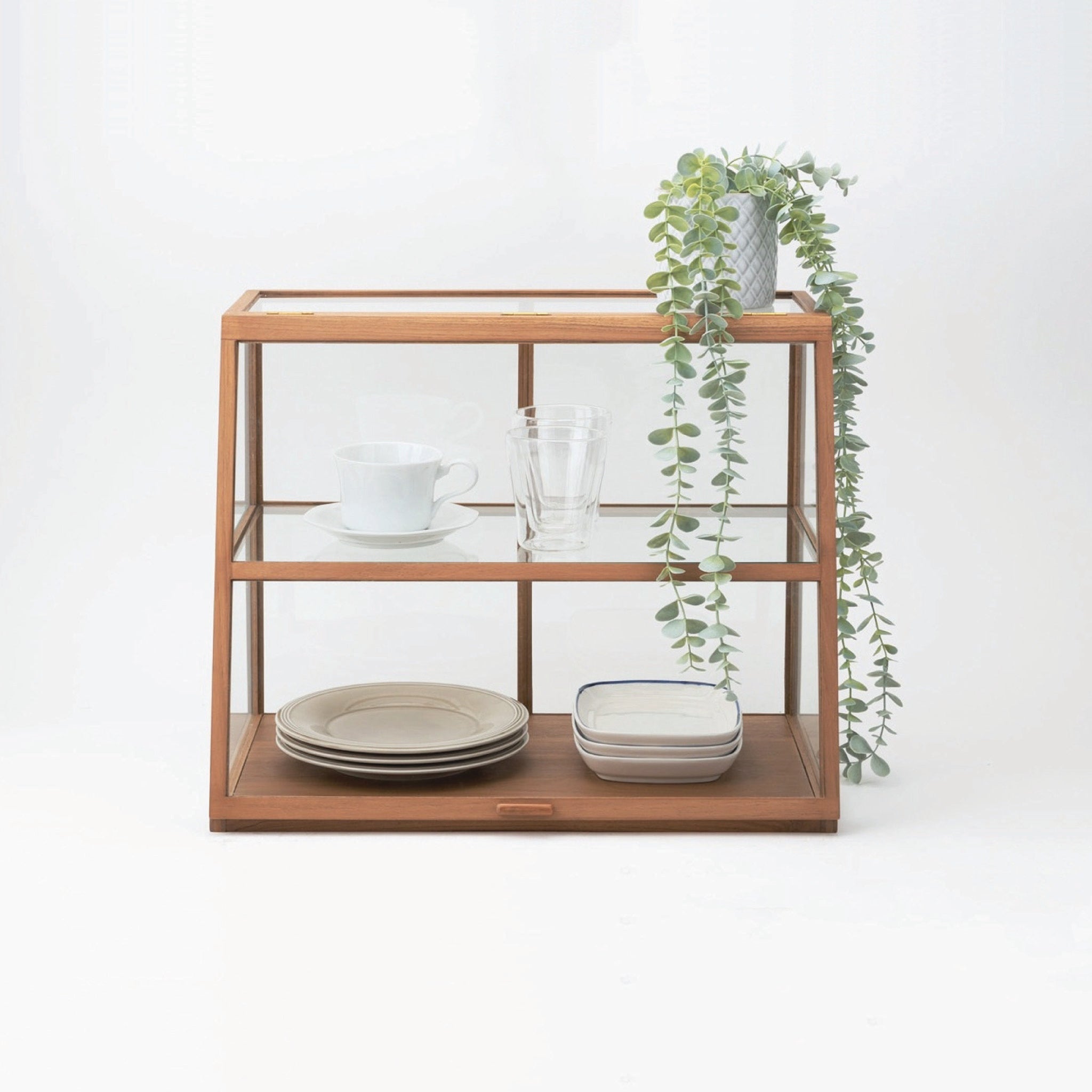 BAKER'S SHOW CASE