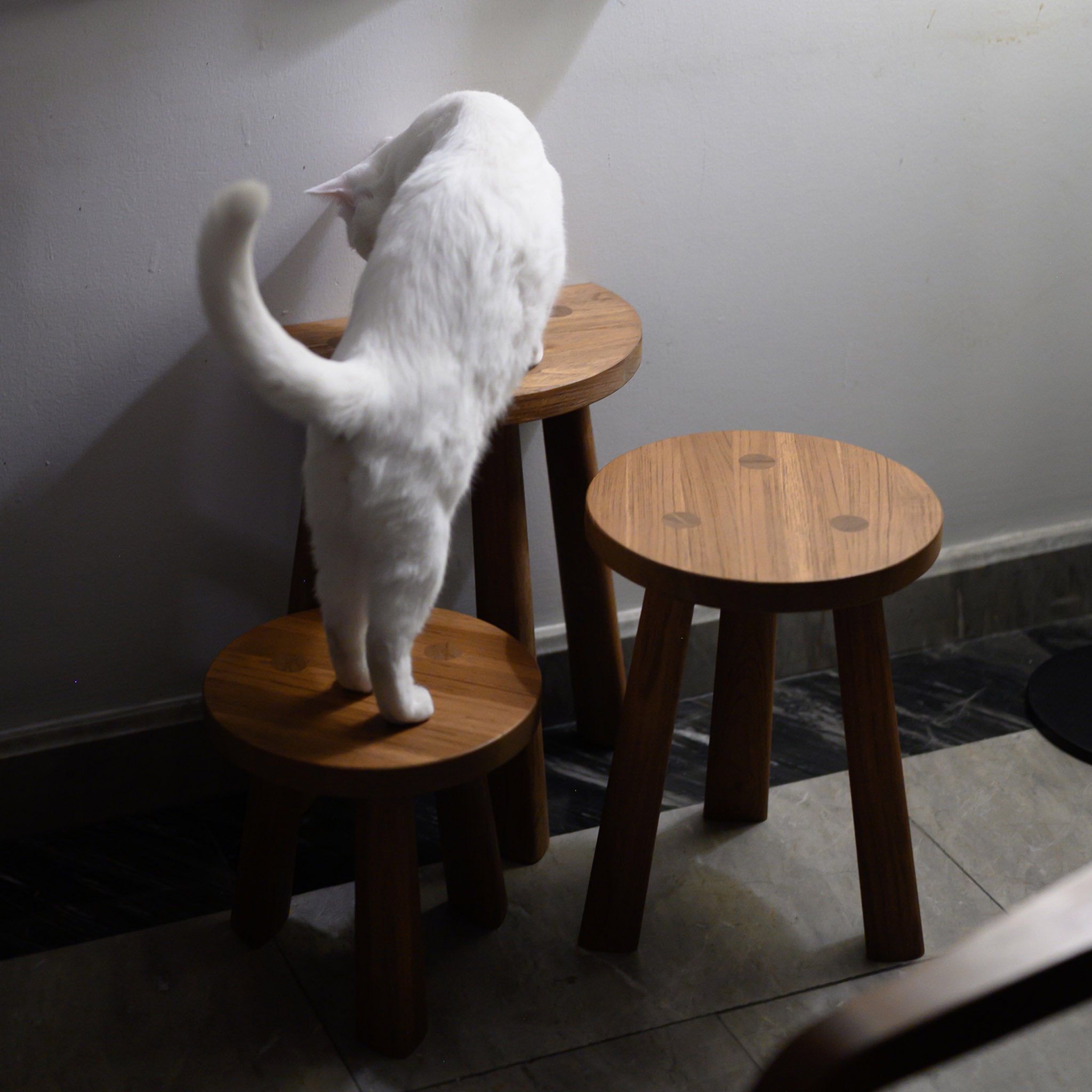 BUTTON STOOL 29 (TEAK)