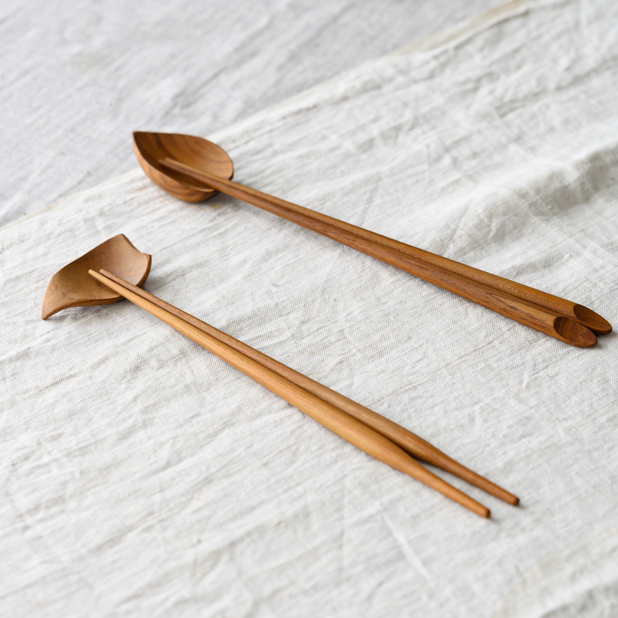 LOTUS CHOPSTICKS REST (2 PCS)
