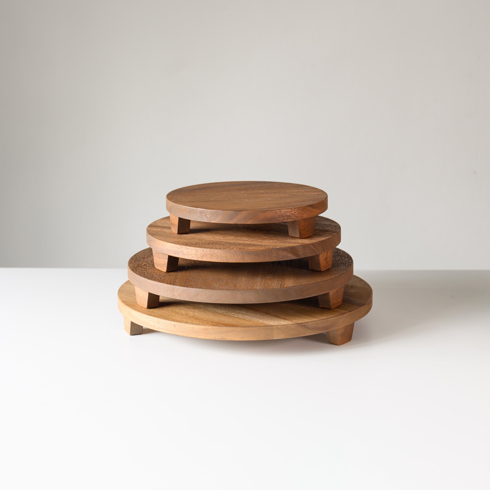 CENTORA ROUND PEDESTAL 40