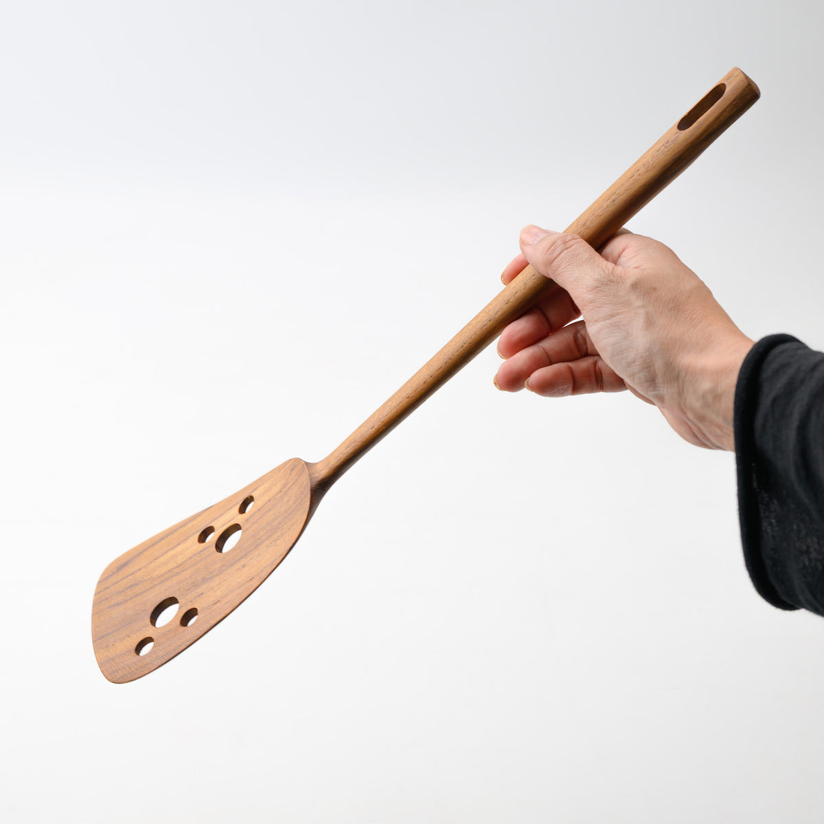 LIMPID SPATULA WITH HOLES (TEAK)