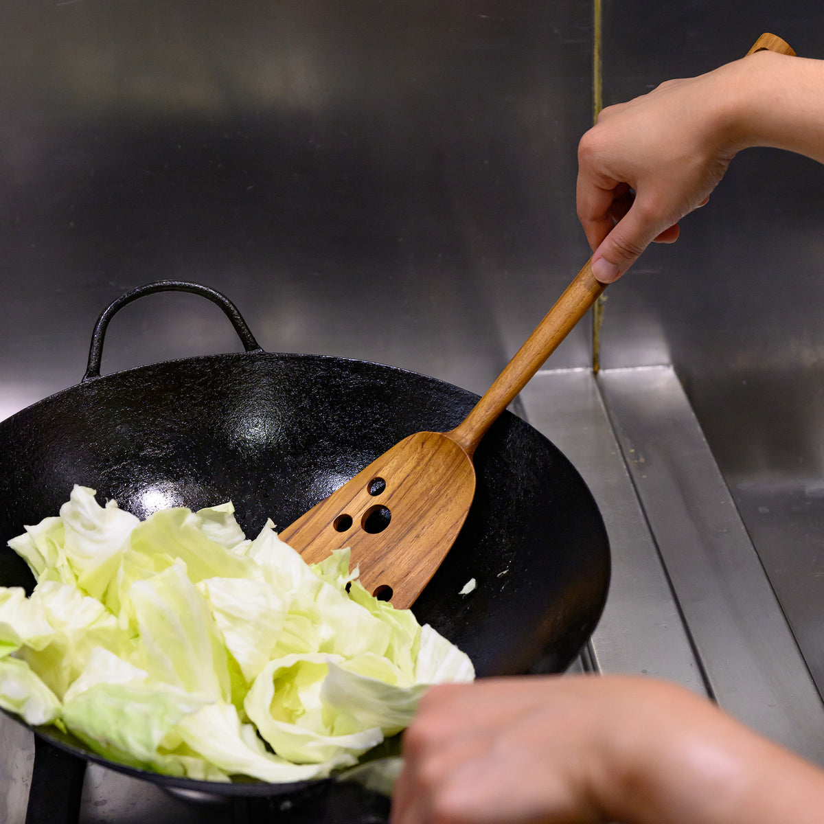 LIMPID SPATULA WITH HOLES (TEAK)