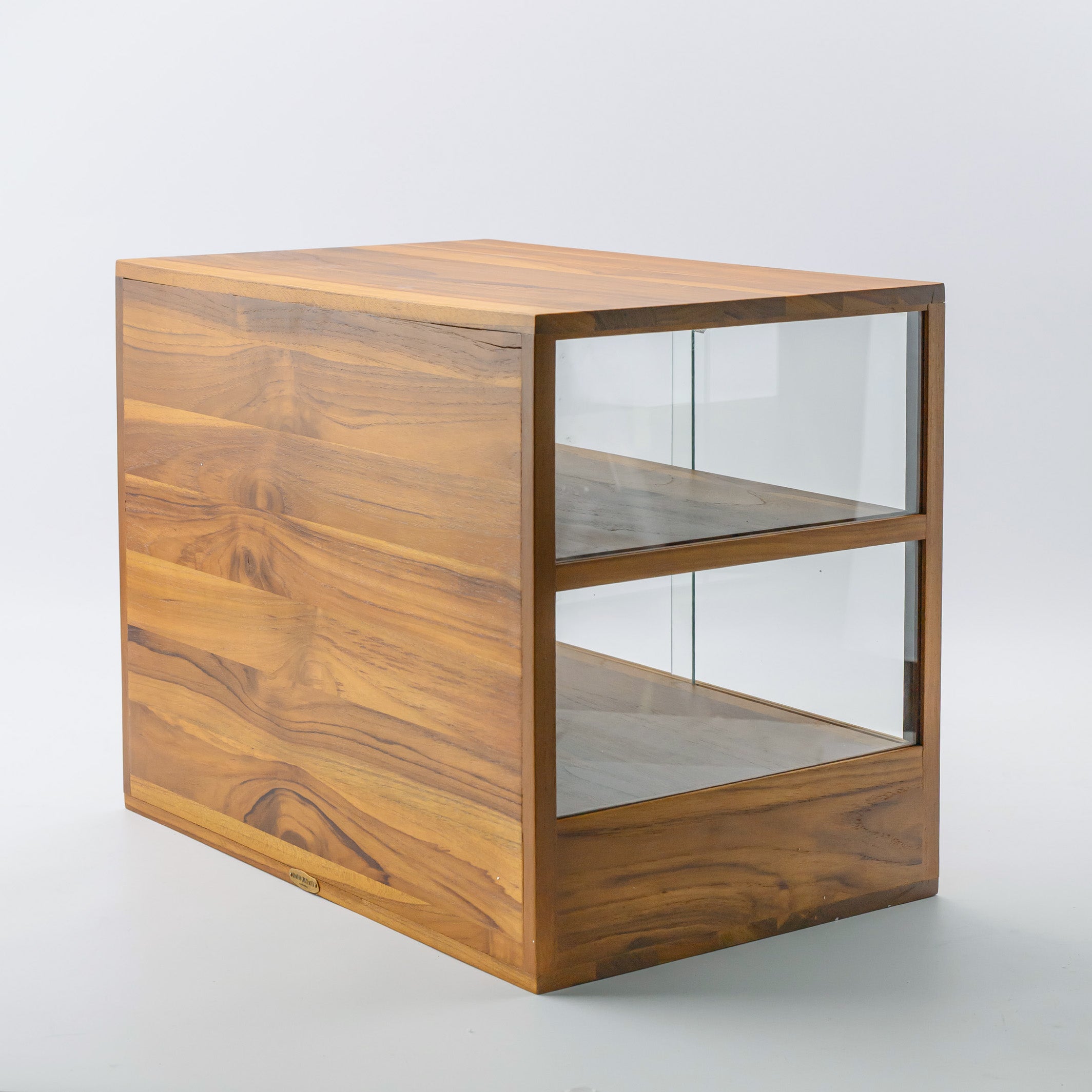 MINIMALIST SMALL CABINET WITH DRAWERS