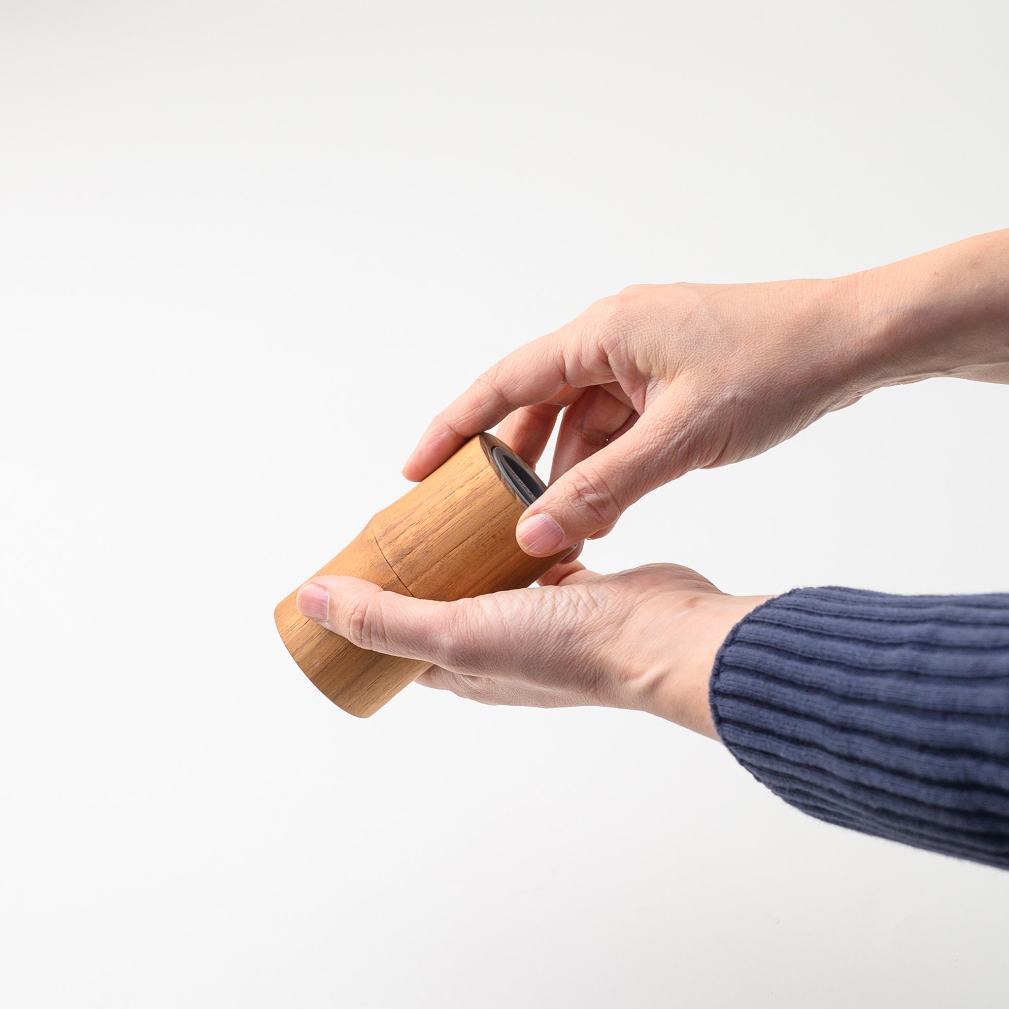 MINI BAMBOO SALT OR PEPPER GRINDER (TEAK)