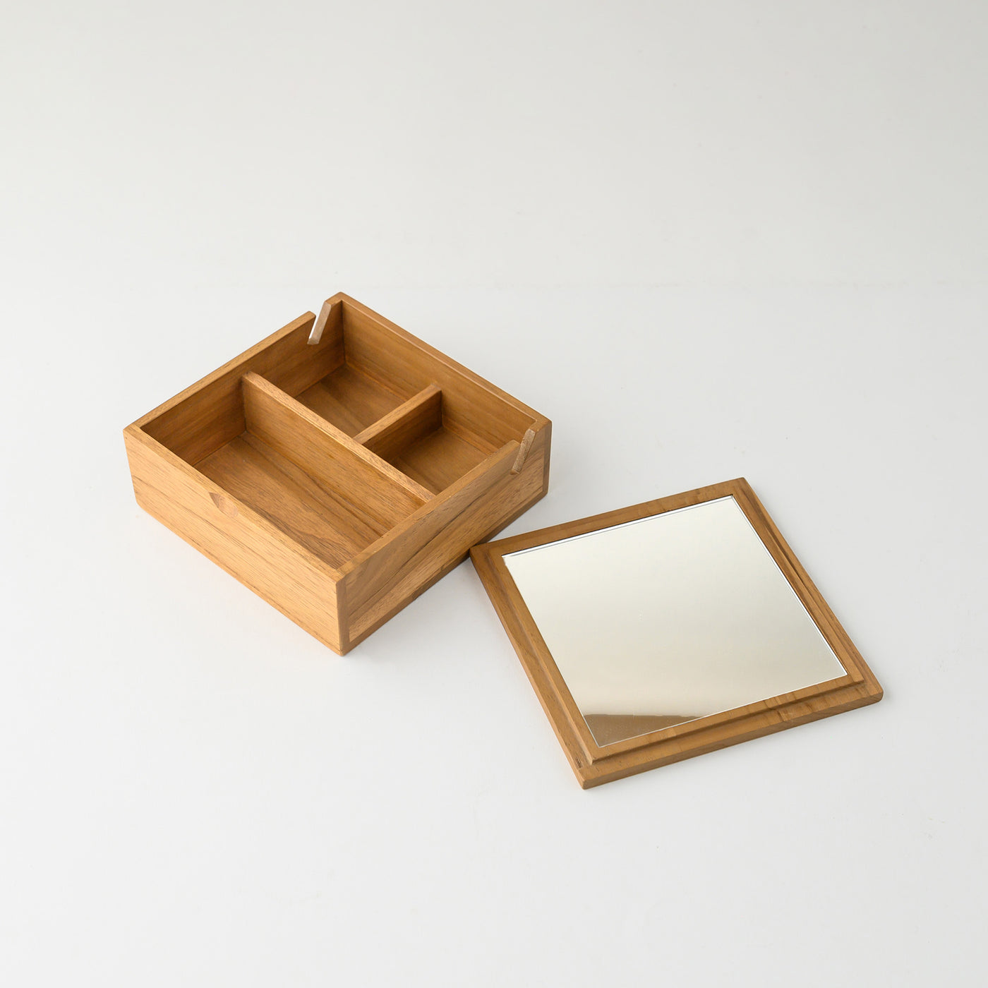 SQUARE ACCESSORIES BOX (TEAK)